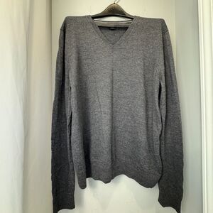 Banana Republic Men’s Merino Wool V-Neck Sweater – Dark Grey – Size XL Excellent